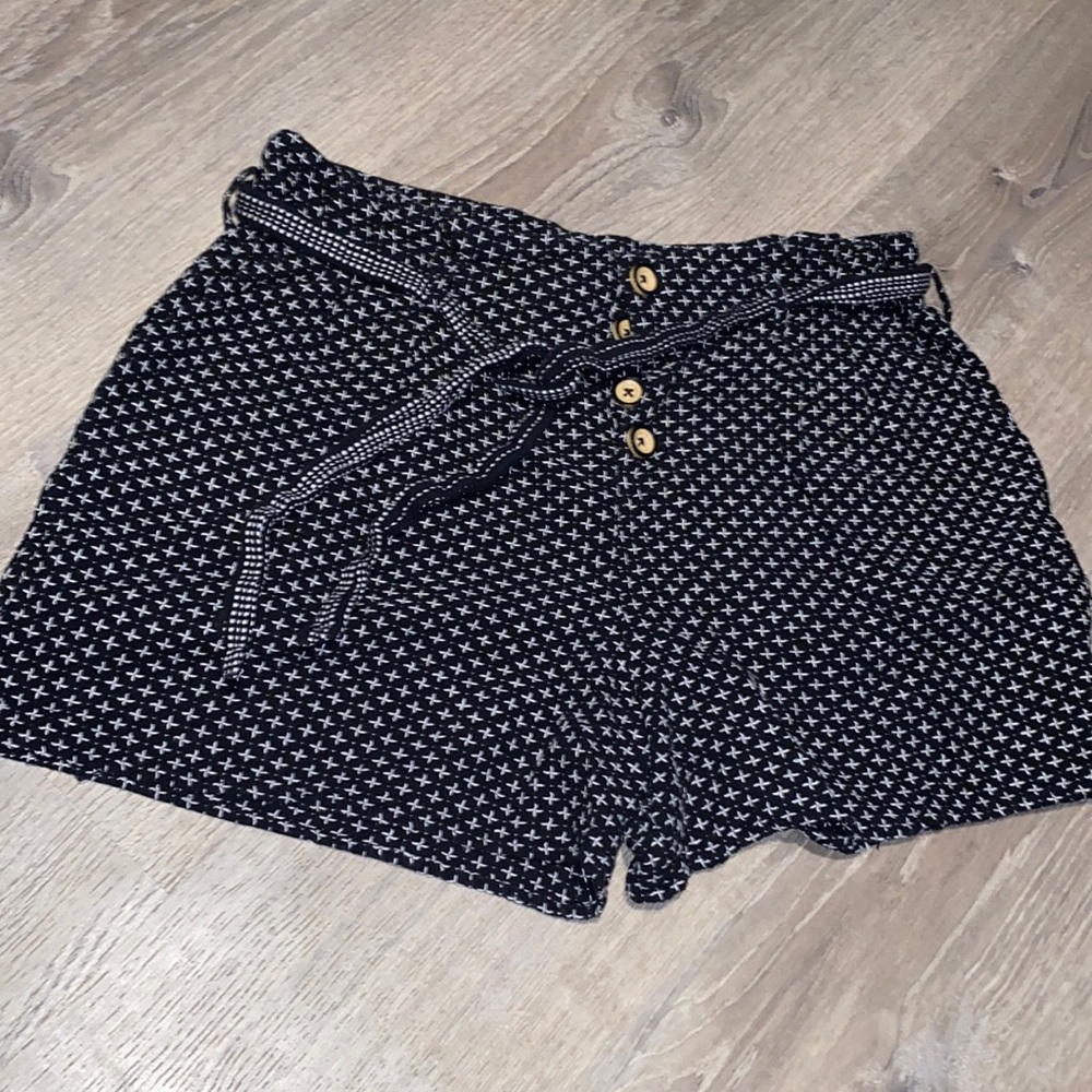 TU woman shorts 16